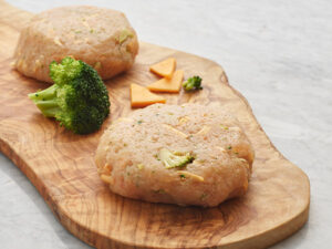 chicken burgers w/ cheddar & broccoli